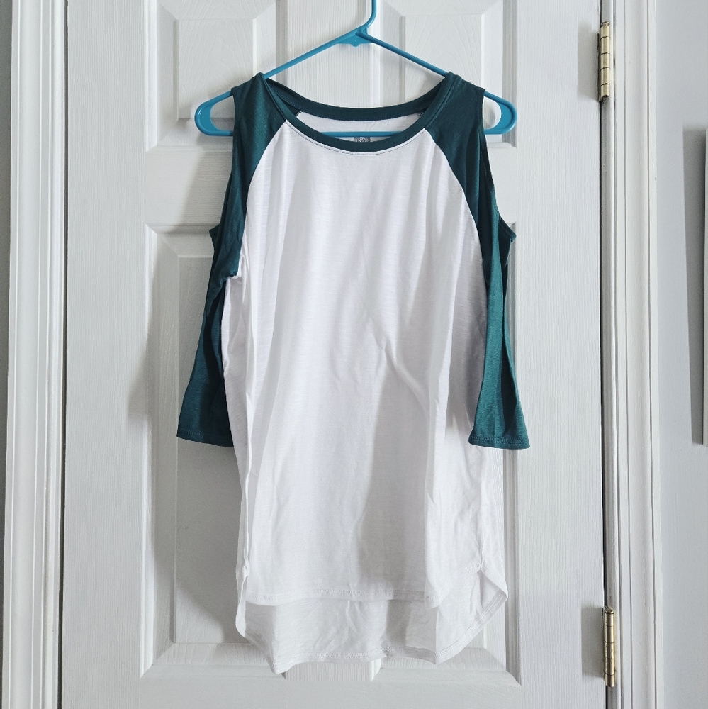 SO White and Green Cold Shoulder Raglan Top Nwot